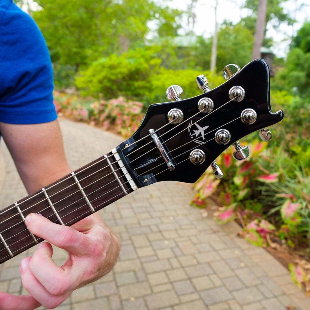 Overhead Electric Black Travel Guitar – OE990BK