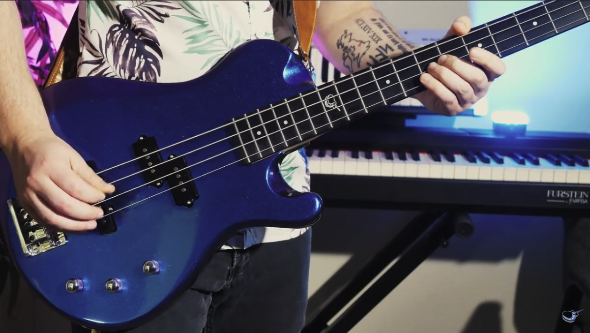 Overhead Electric Blue Purple Color-Shift Travel Bass Guitar - OEB990BP